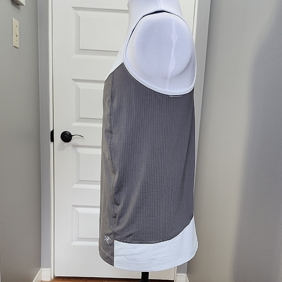 ARC'TERYX Cita gray color block athletic training tank top - Picture 6 of 14